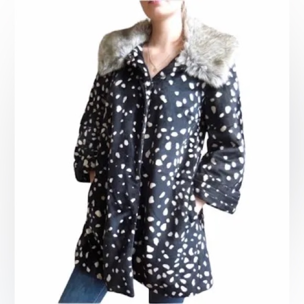 elevenses size 10 black and cream polka dot faux fur collar coat.
